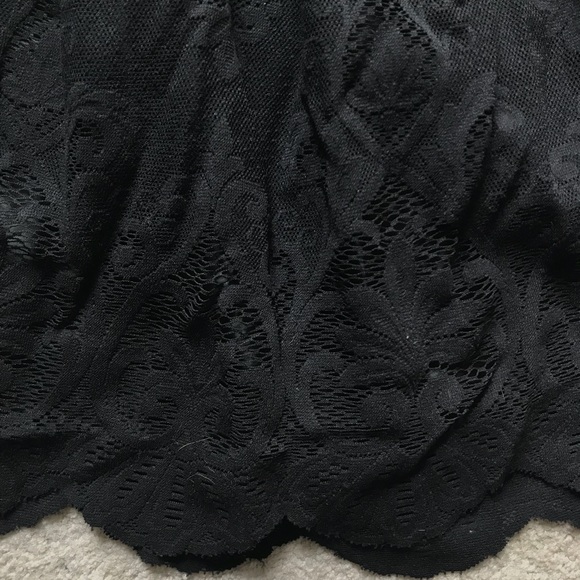 Black lace skirt - Picture 2 of 2